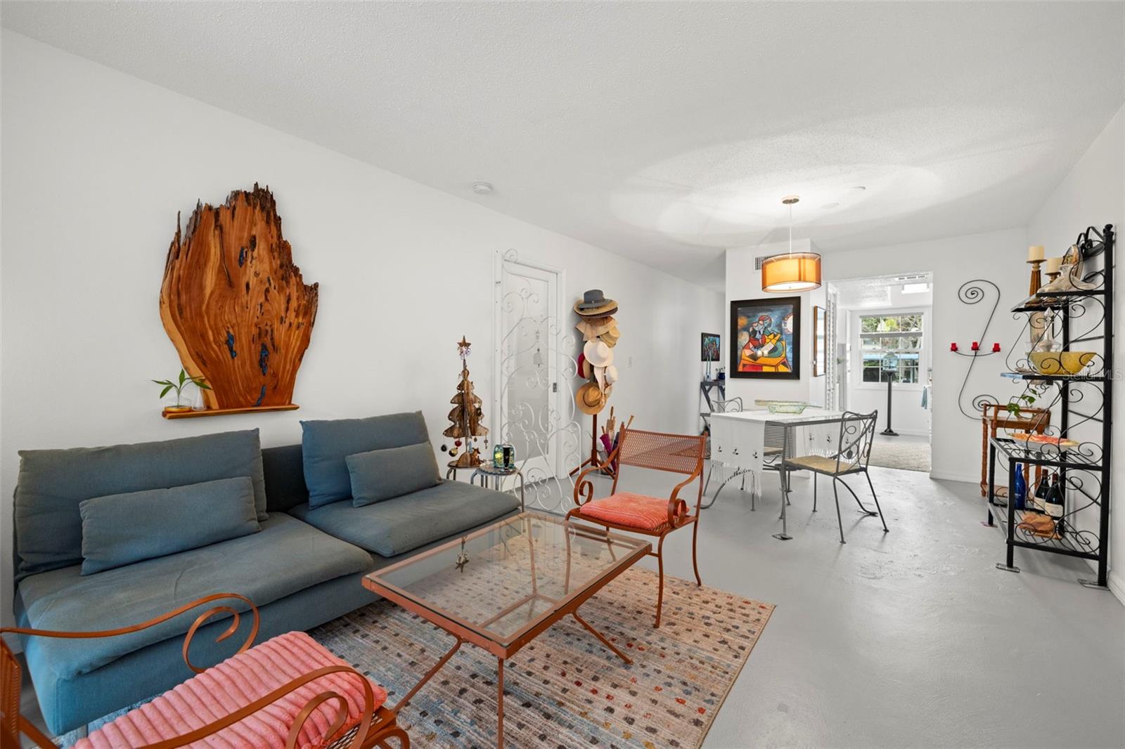 DOUGLAS ARMS - Residential