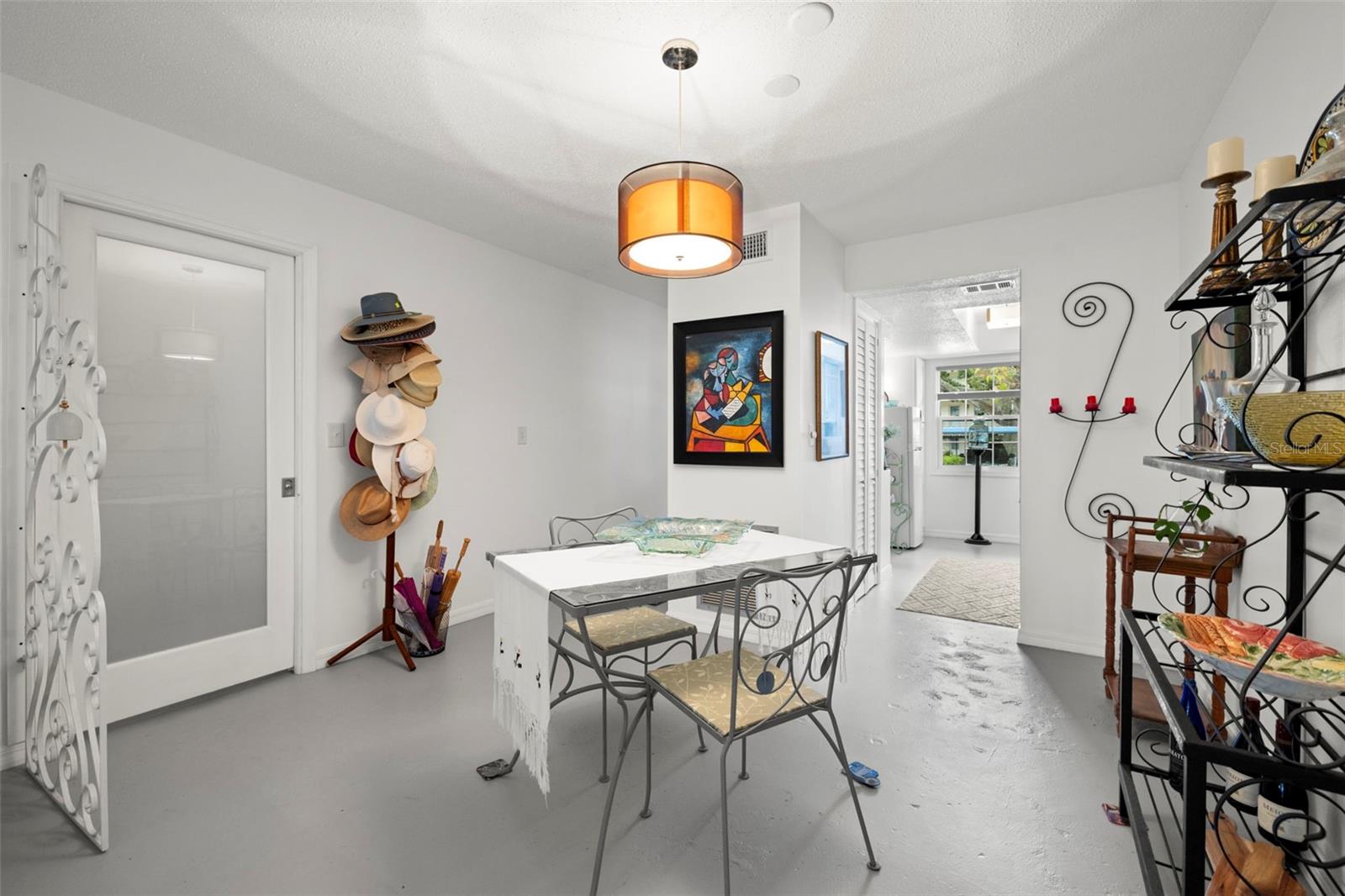 DOUGLAS ARMS - Residential