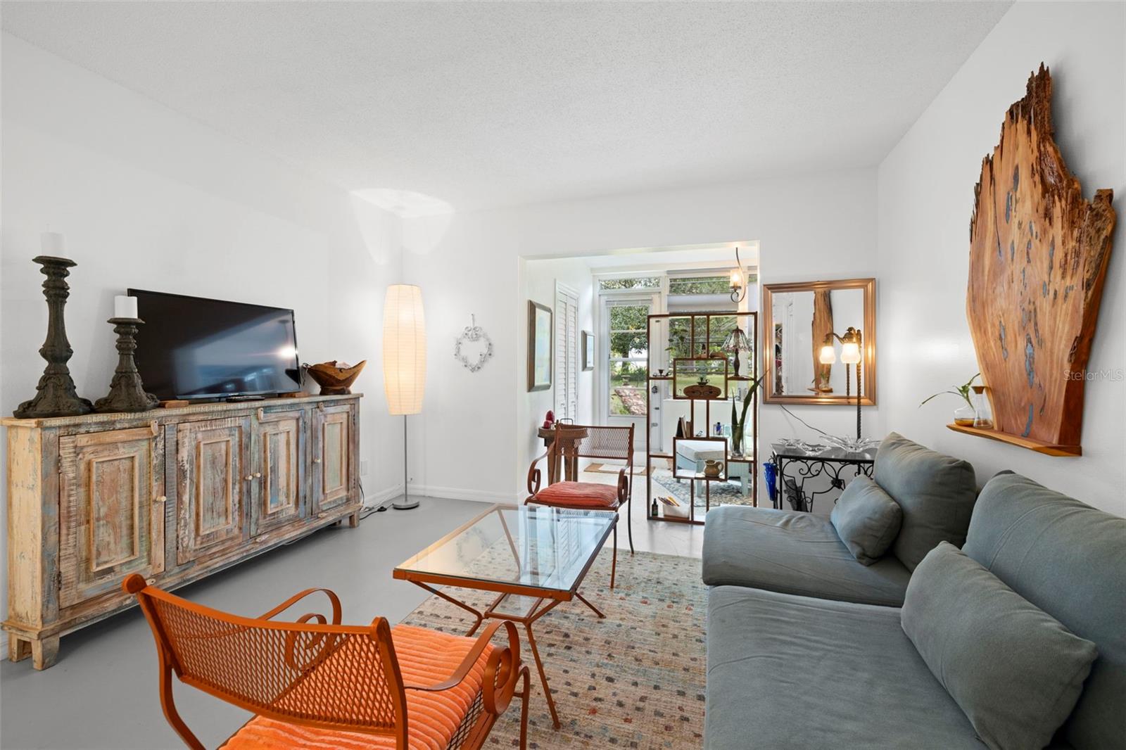 DOUGLAS ARMS - Residential