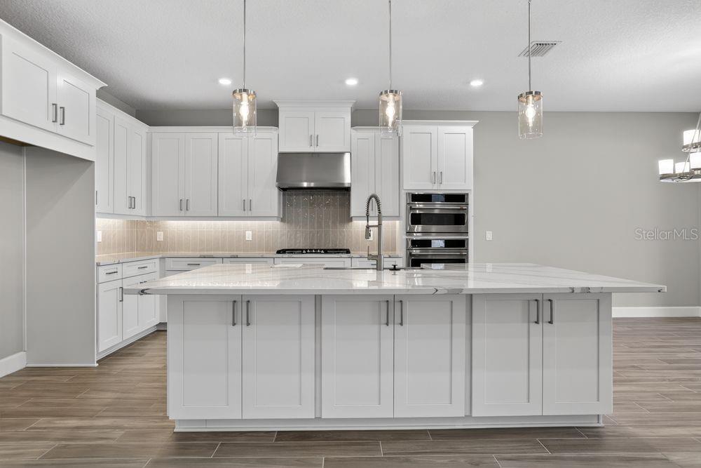 881 ARBOR GREEN TRAIL