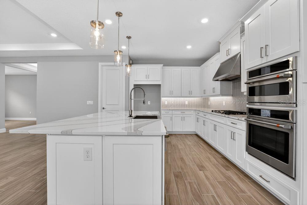 881 ARBOR GREEN TRAIL