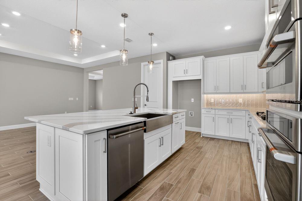 881 ARBOR GREEN TRAIL