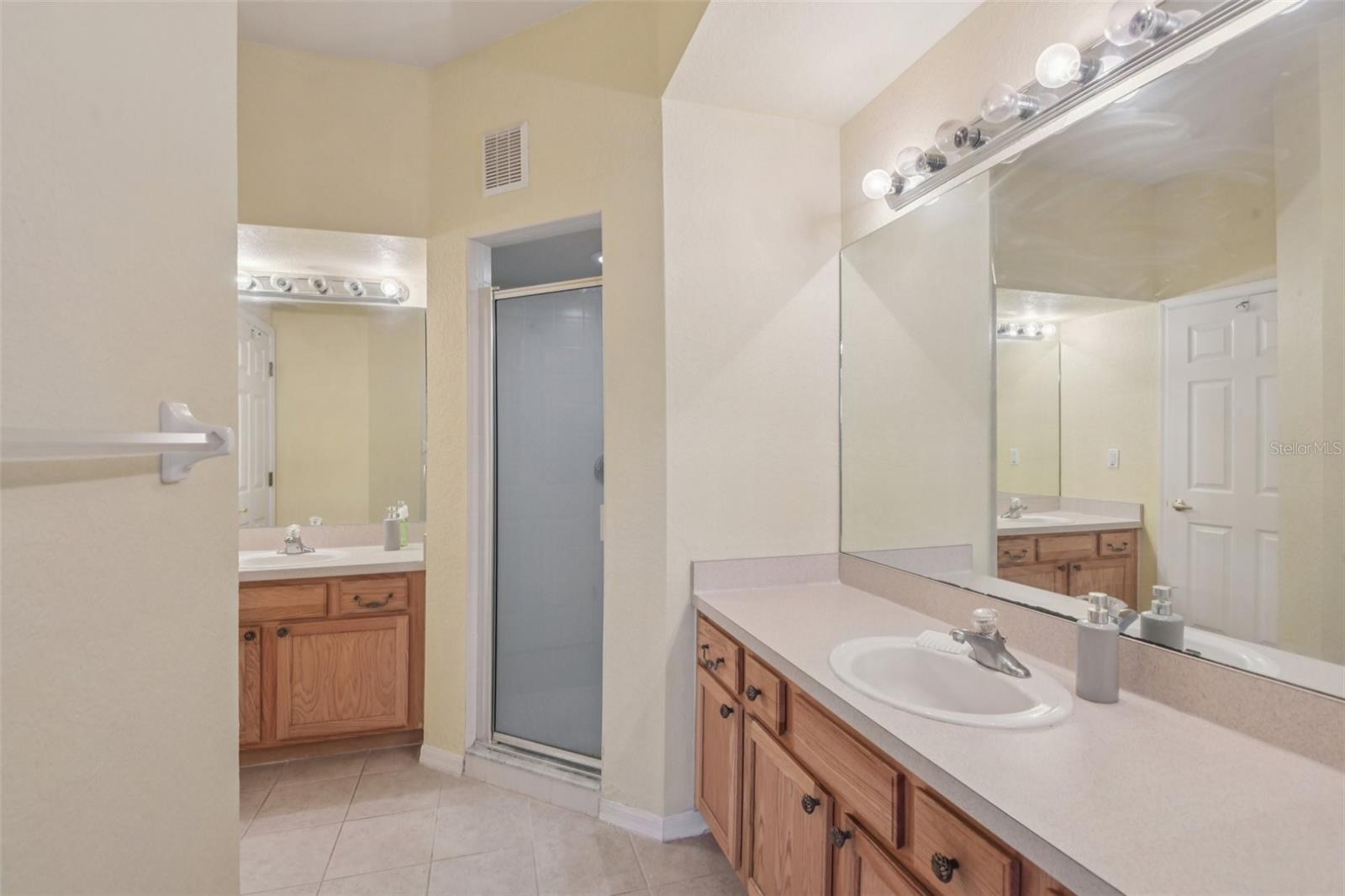 LAKES AT HERON COVE CONDO PH 06 - Residential