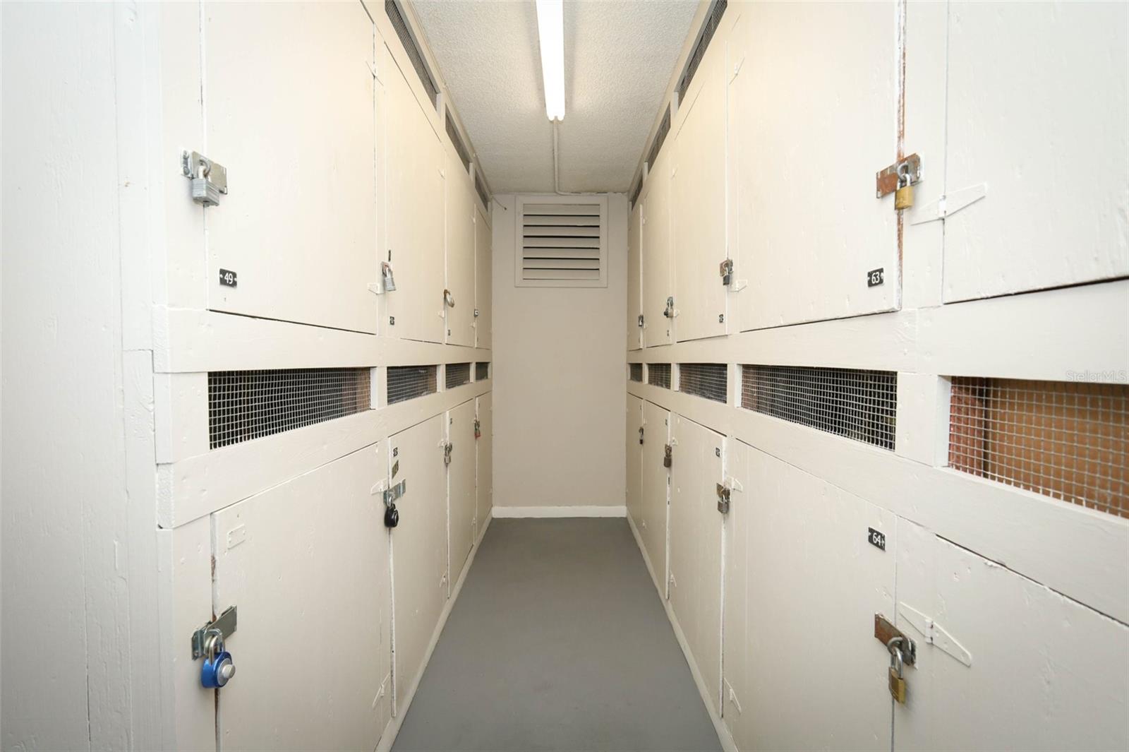 LAKESIDE MANOR APTS CONDO - Residential