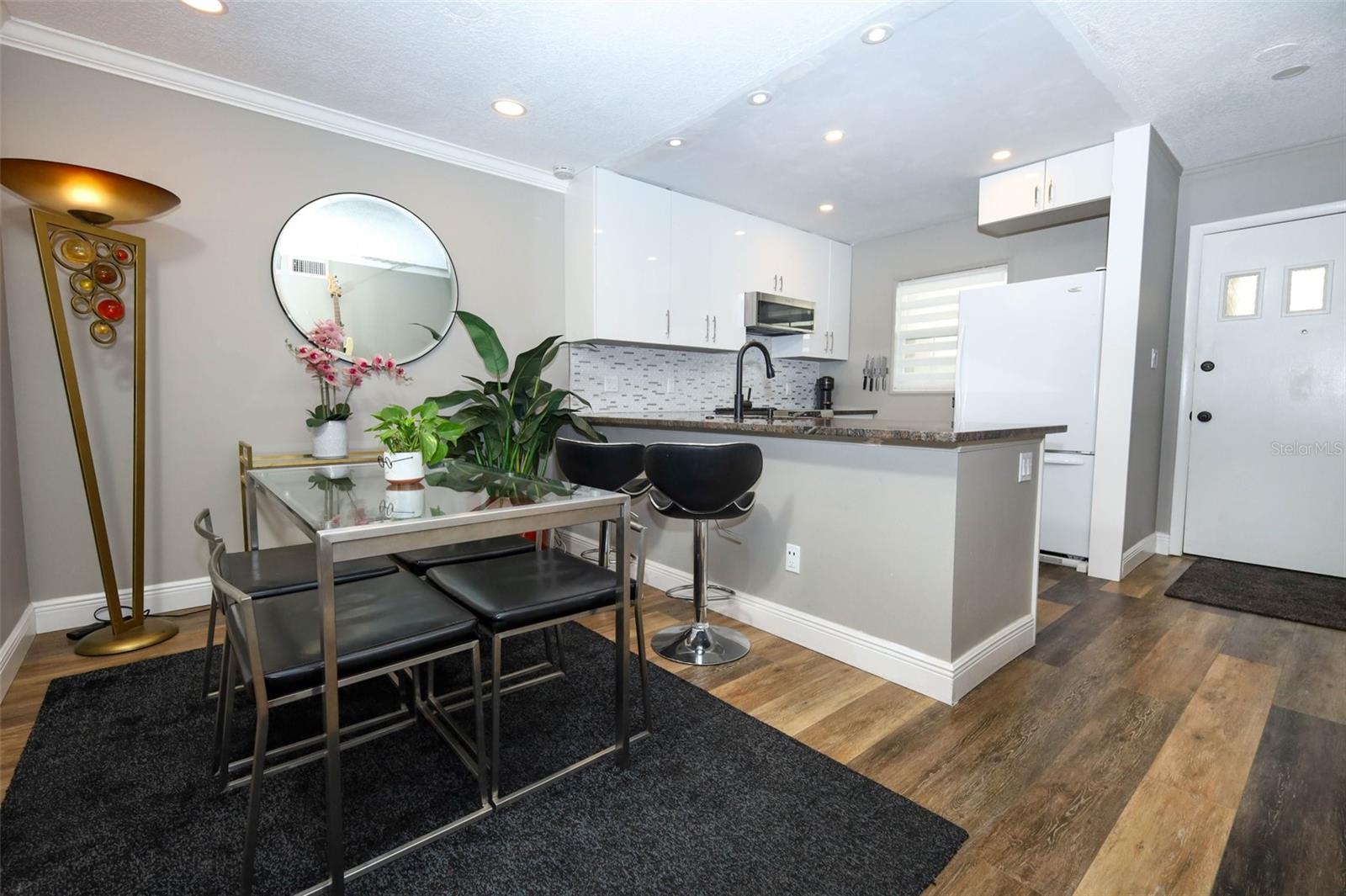 LAKESIDE MANOR APTS CONDO - Residential