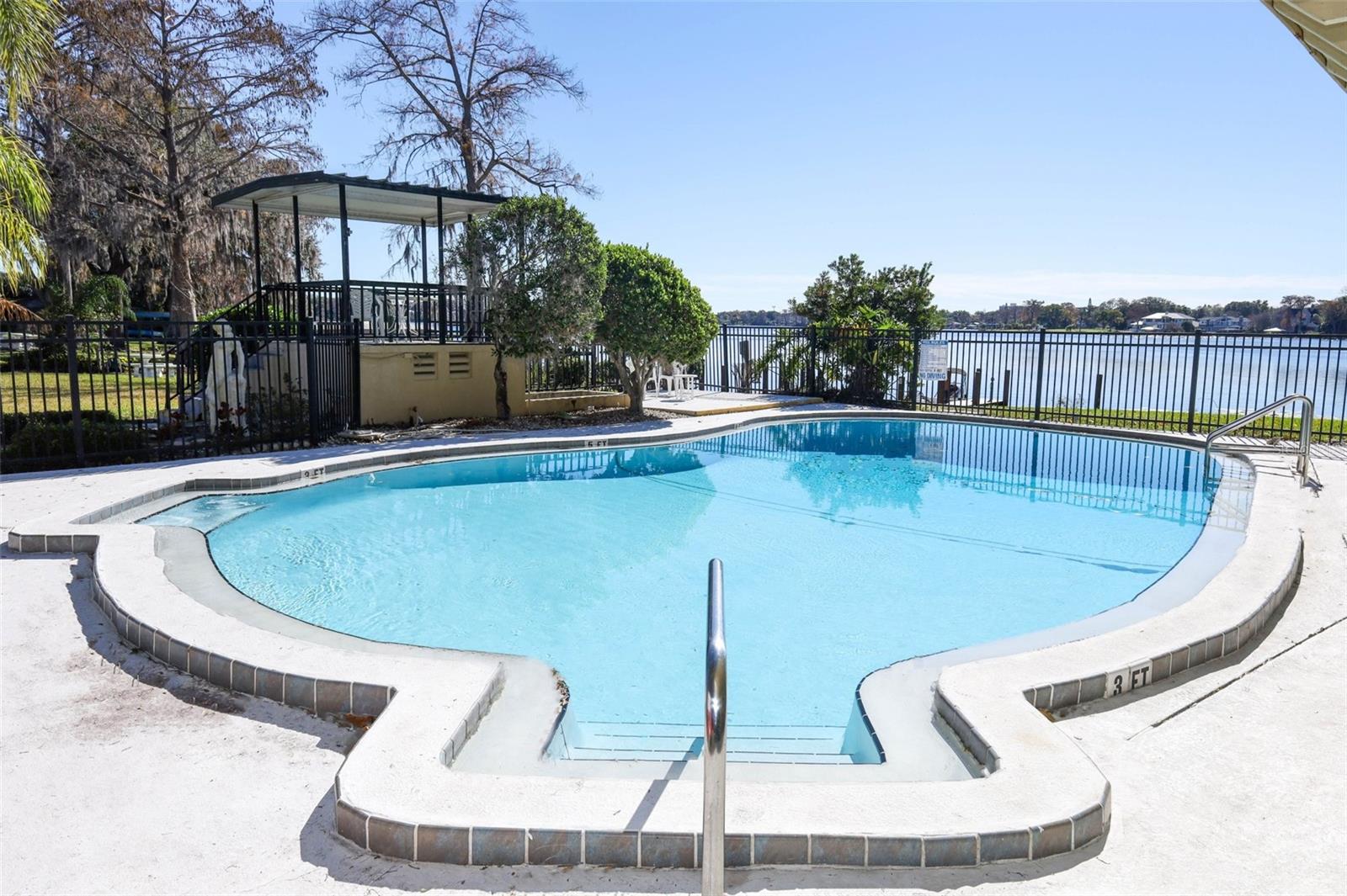 LAKESIDE MANOR APTS CONDO - Residential