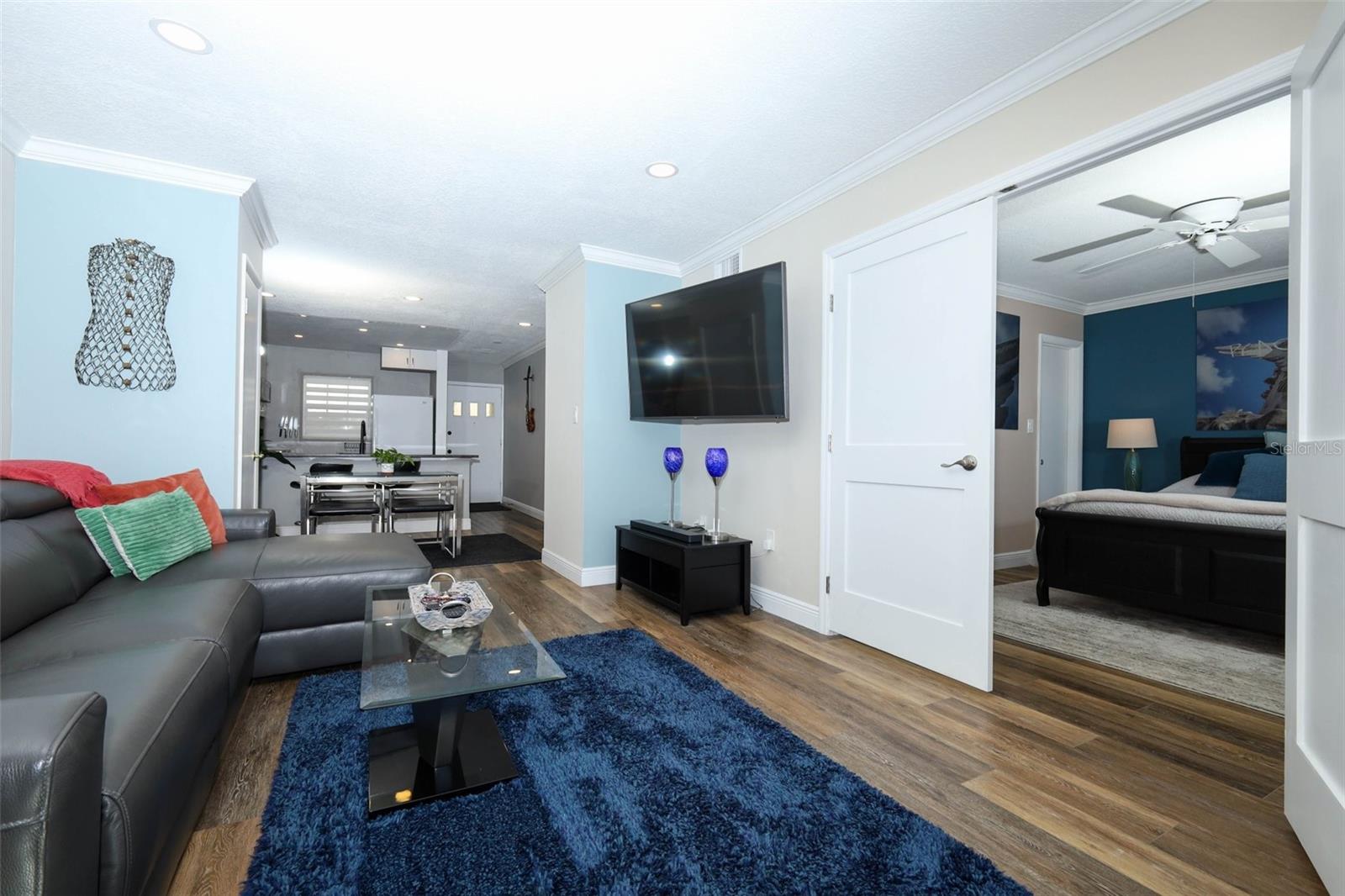 LAKESIDE MANOR APTS CONDO - Residential