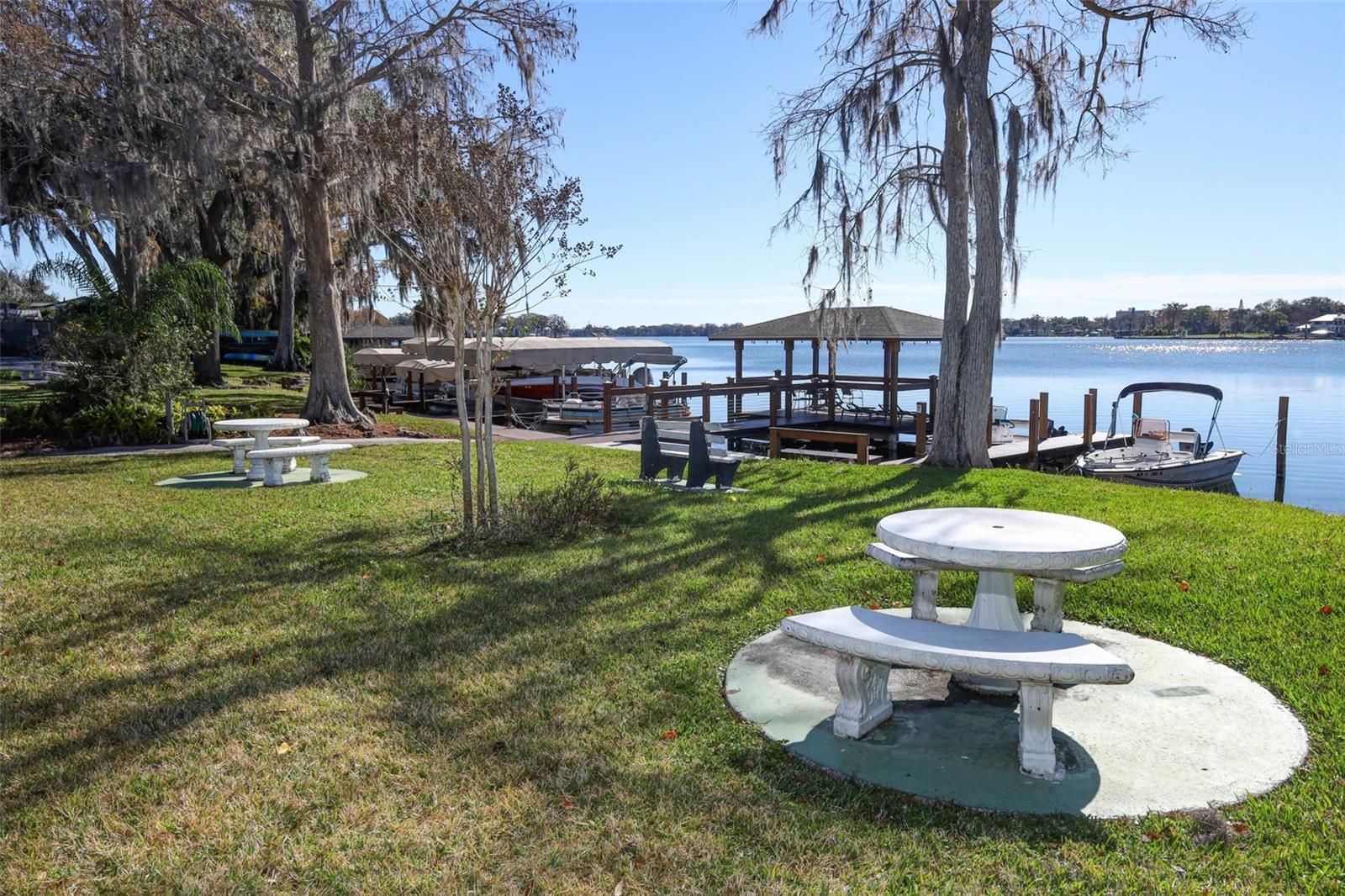 LAKESIDE MANOR APTS CONDO - Residential