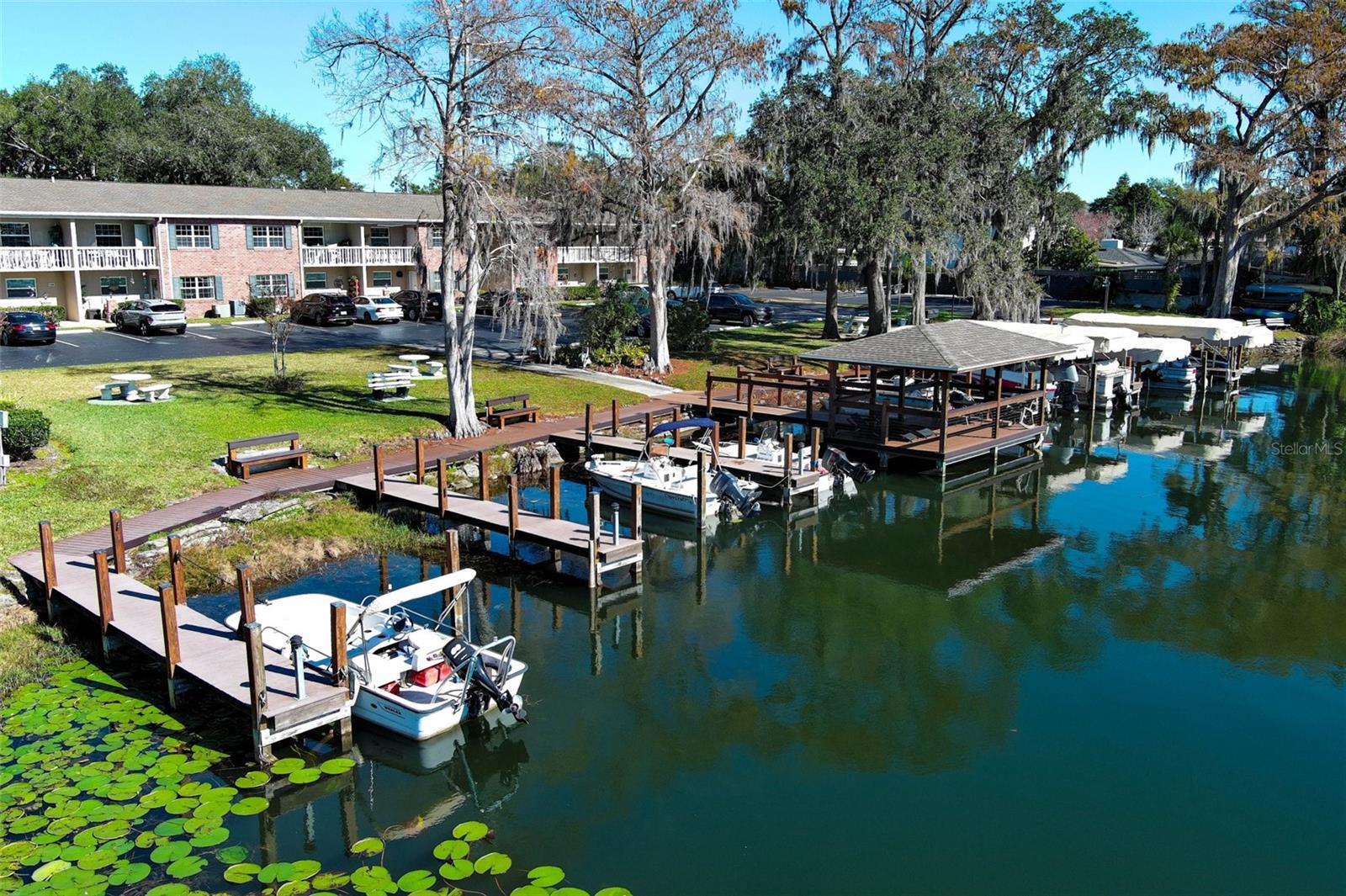 LAKESIDE MANOR APTS CONDO - Residential