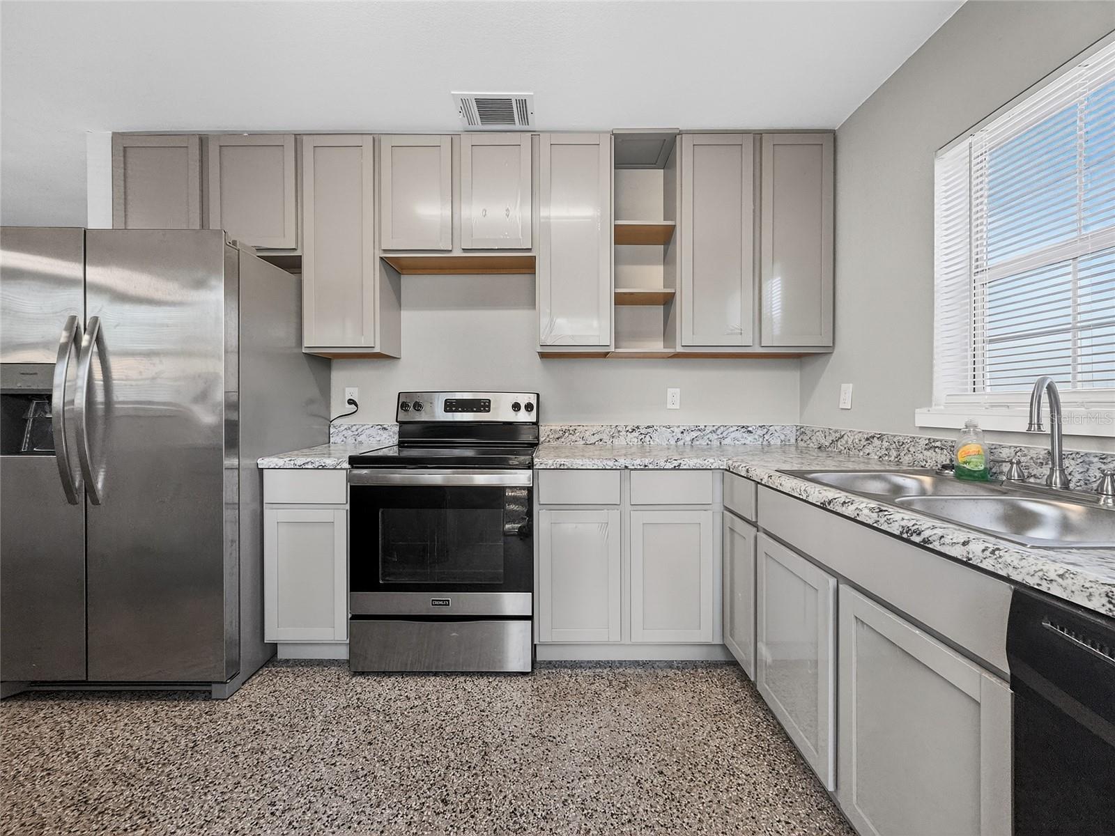 TAVARES - Residential Lease