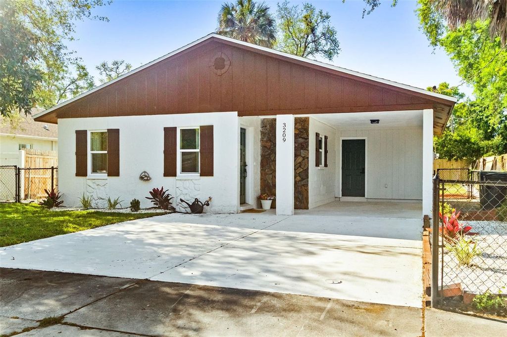 Photo of 3209 E Frierson Avenue, Tampa, FL 33610 (MLS # TB8487988)