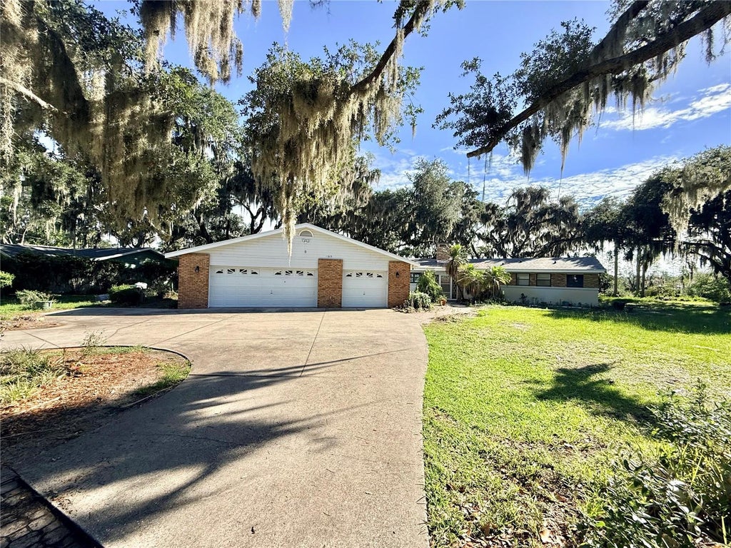Photo of 11045 Bronson Road, Clermont, FL 34711 (MLS # G5114155)