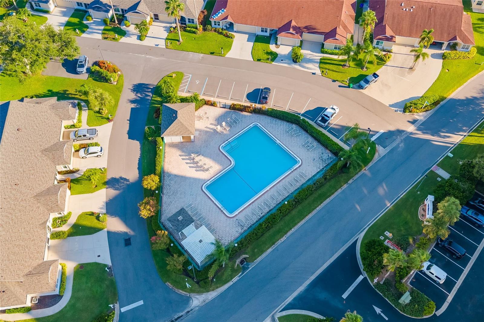 THE GREENS AT EDGEWATER - Residential
