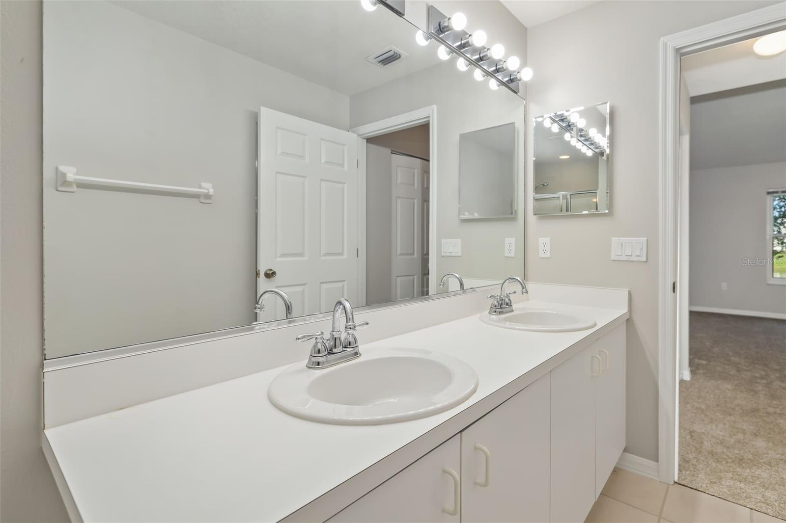 THE GREENS AT EDGEWATER - Residential