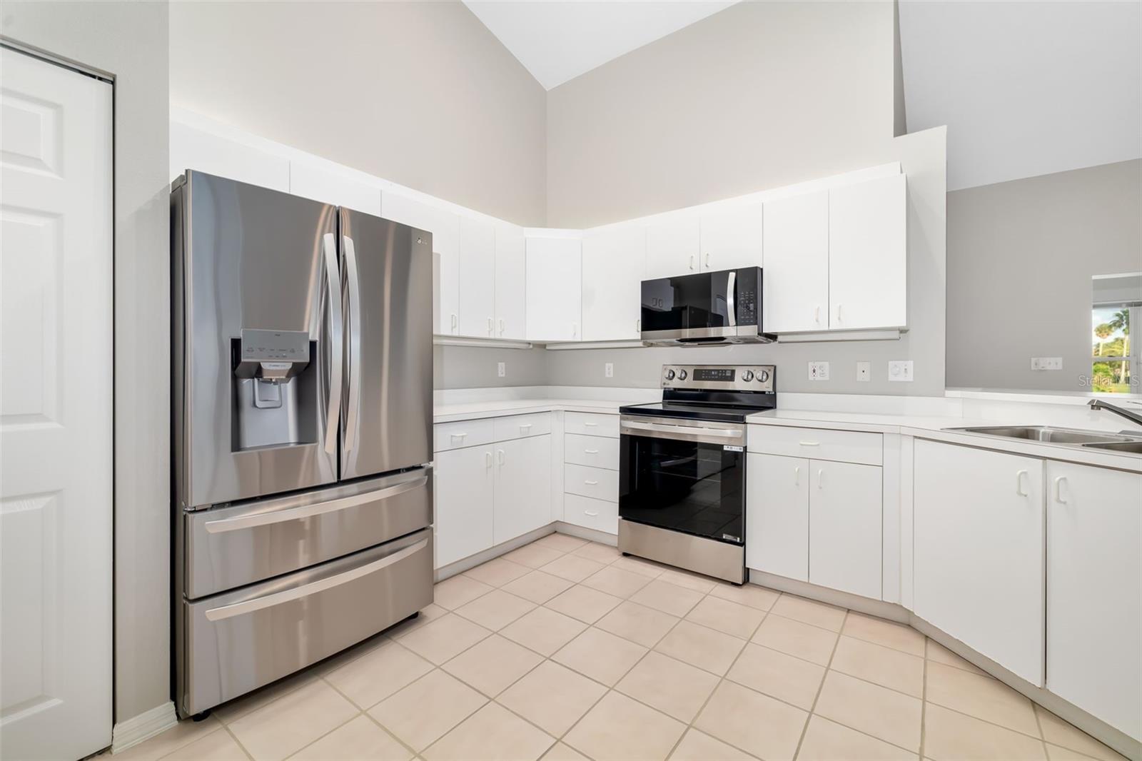 THE GREENS AT EDGEWATER - Residential