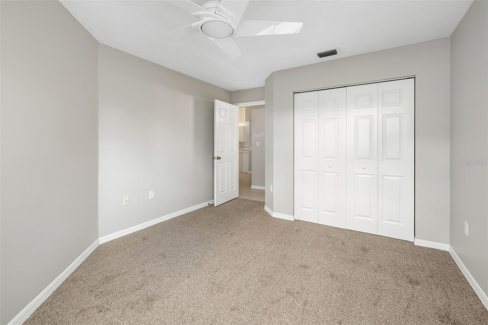 THE GREENS AT EDGEWATER - Residential