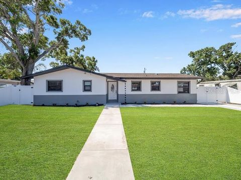 Photo of 6040 84th Avenue N, Pinellas Park, FL 33781 (MLS # TB8501987)