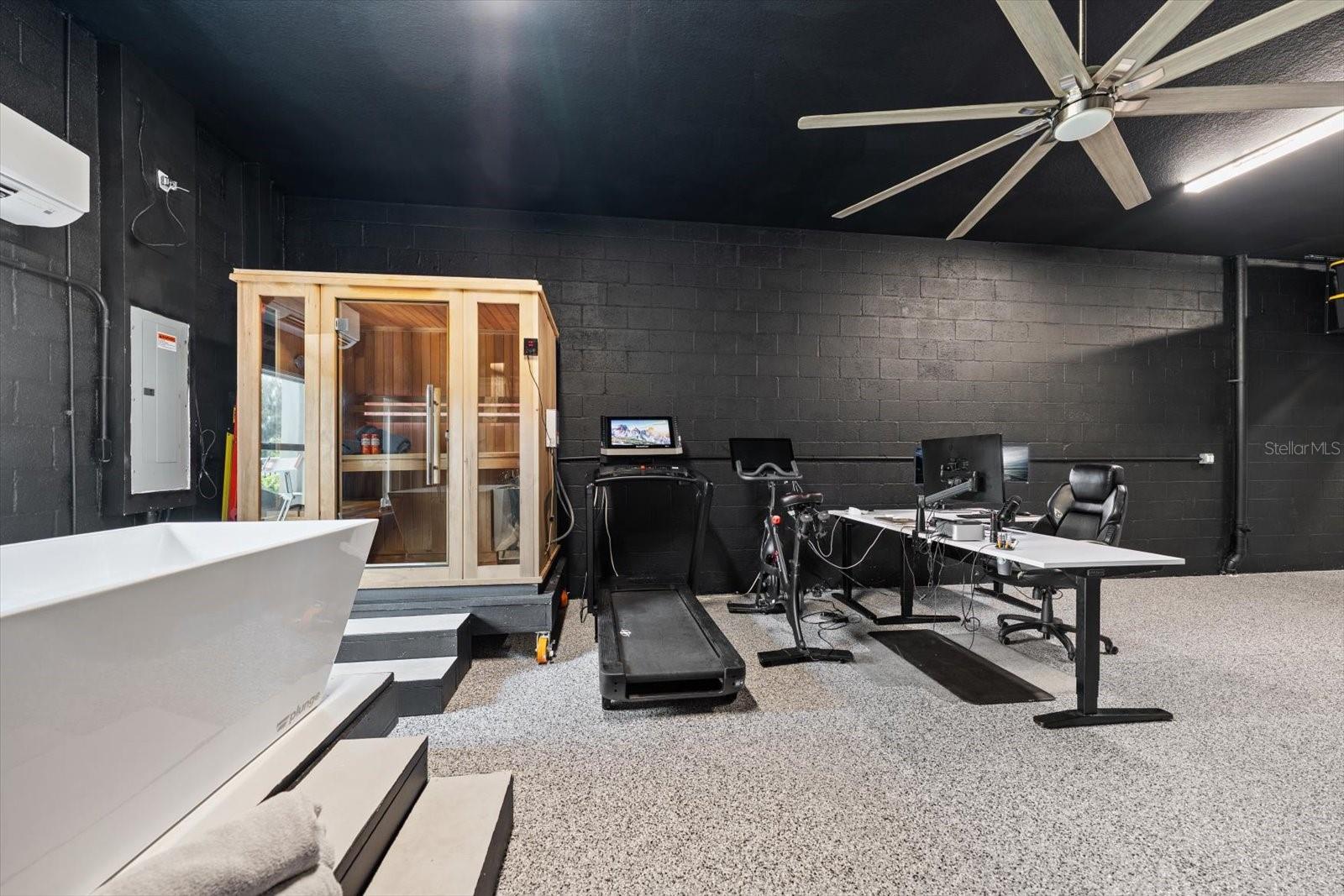 RIVIERA TWNHMS - Residential