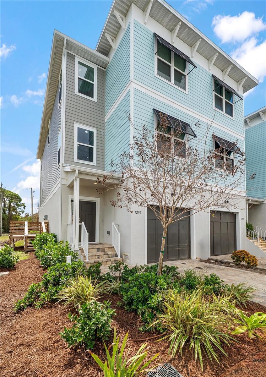 RIVIERA TWNHMS - Residential