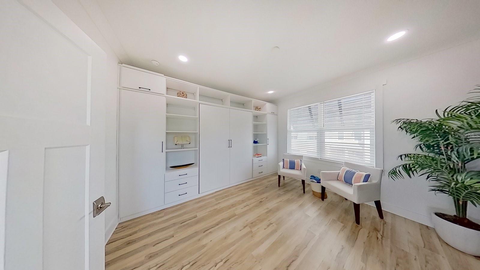 RIVIERA TWNHMS - Residential