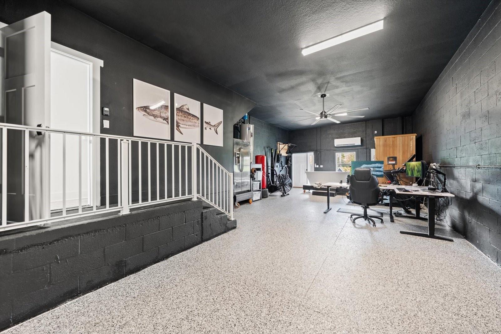 RIVIERA TWNHMS - Residential