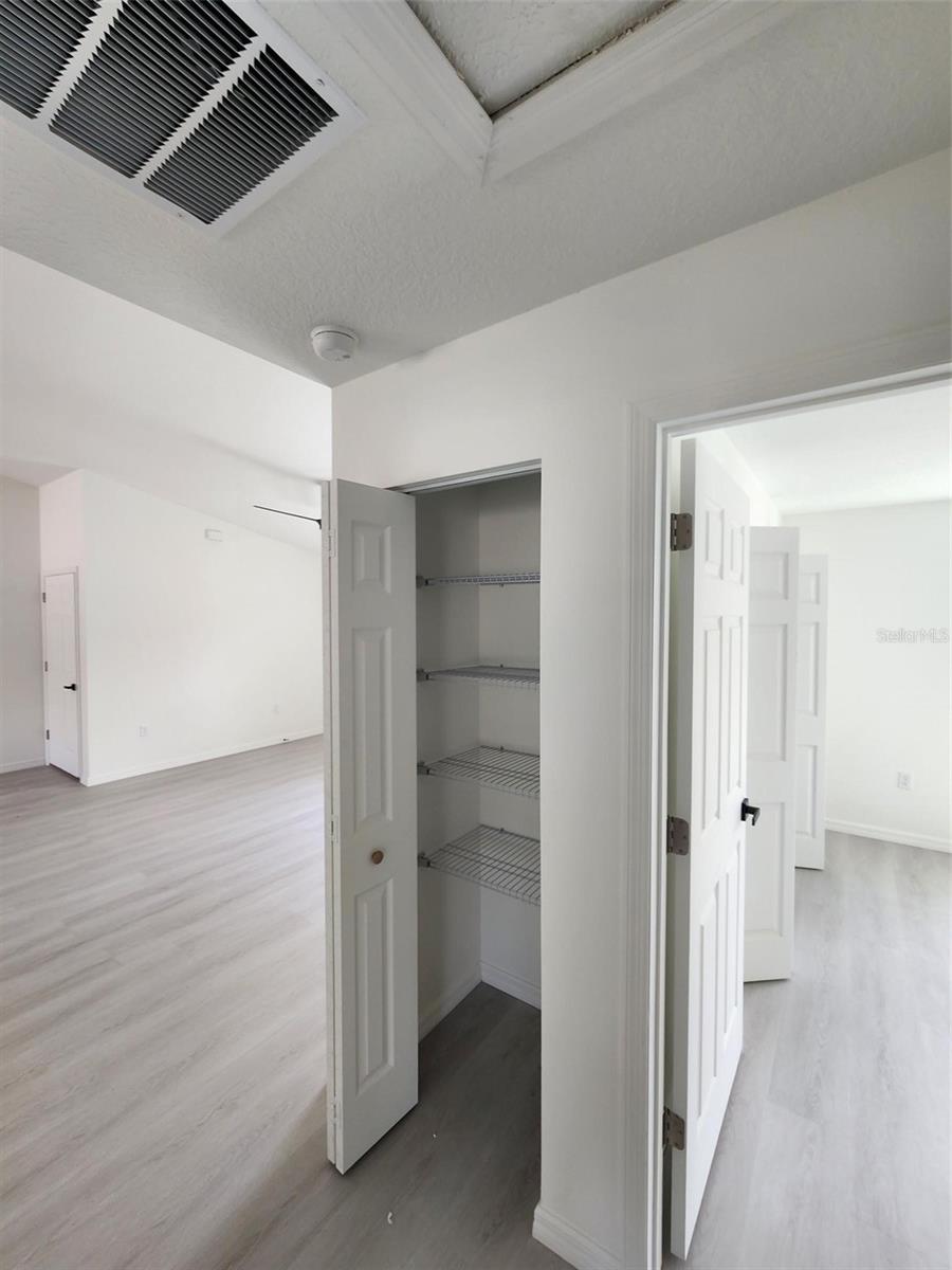 RAINBOW LAKES ESTATE - Residential