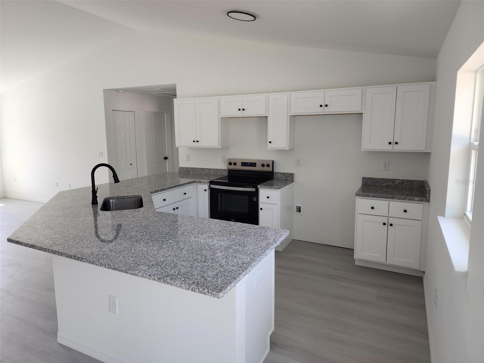 RAINBOW LAKES ESTATE - Residential