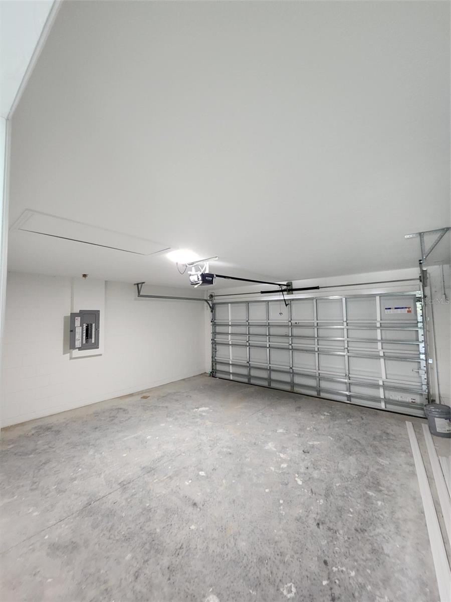 RAINBOW LAKES ESTATE - Residential