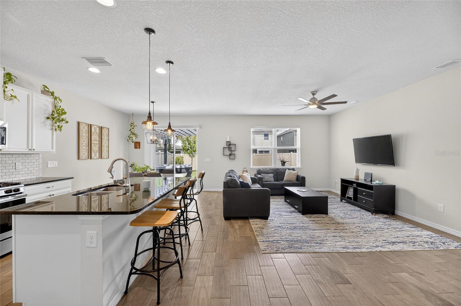 LUCAYA LAKE CLUB PH 2E - Residential