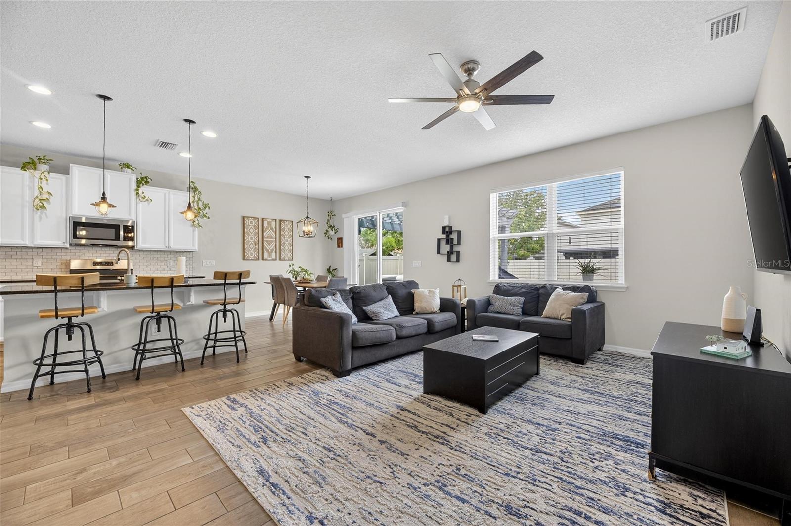 LUCAYA LAKE CLUB PH 2E - Residential