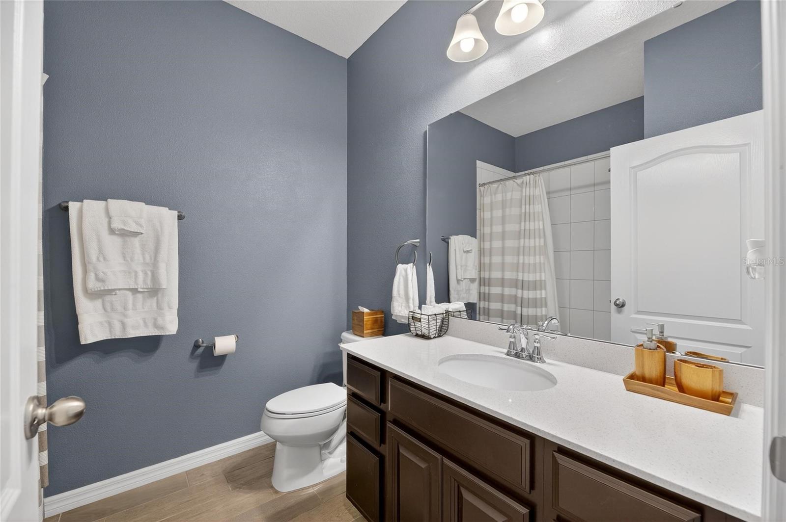 LUCAYA LAKE CLUB PH 2E - Residential