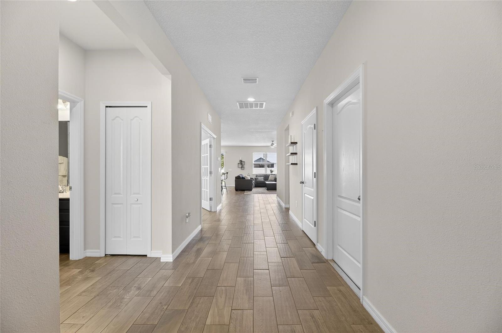 LUCAYA LAKE CLUB PH 2E - Residential