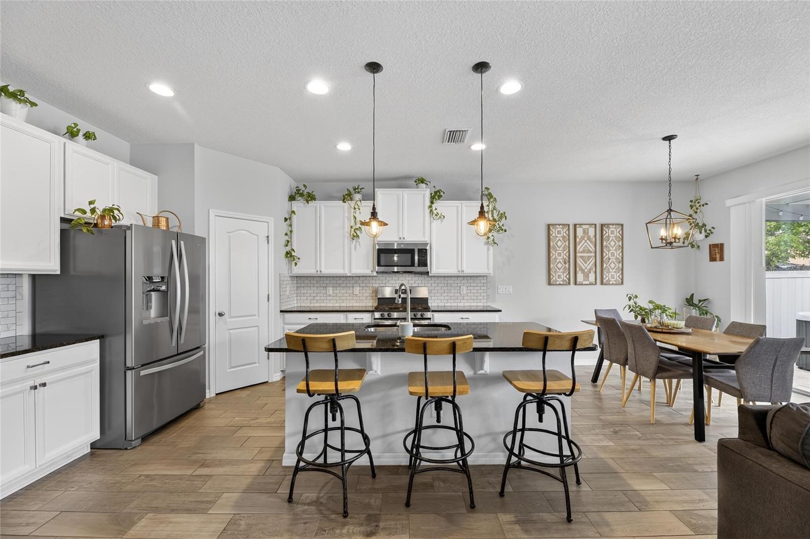 LUCAYA LAKE CLUB PH 2E - Residential