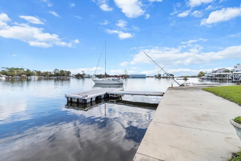 Photo of 519 NW 7th Avenue, Crystal River, FL 34428 (MLS # G5100737)