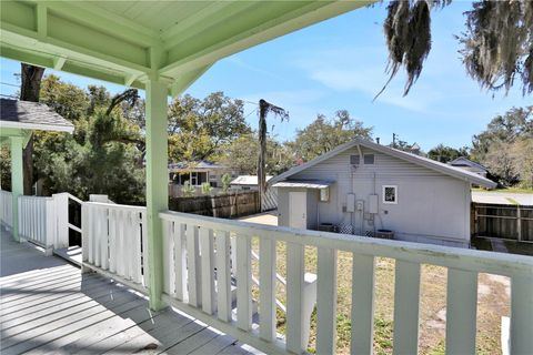 A home in LAKELAND