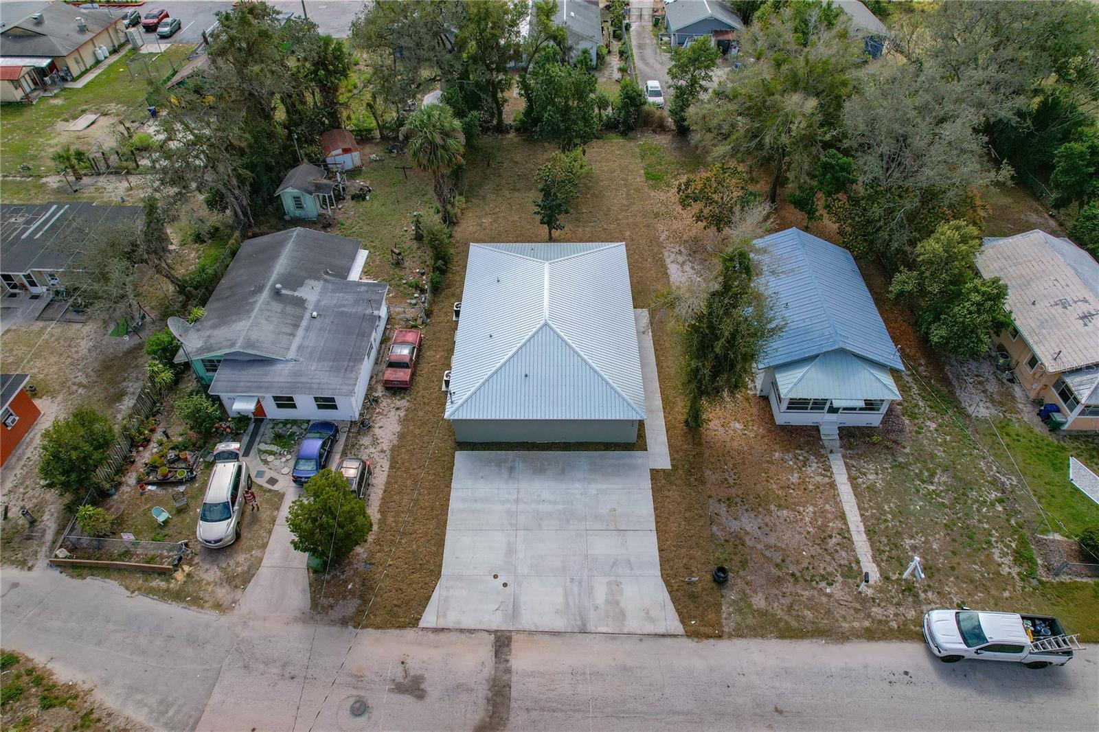 310 AVENUE U NE A & B
