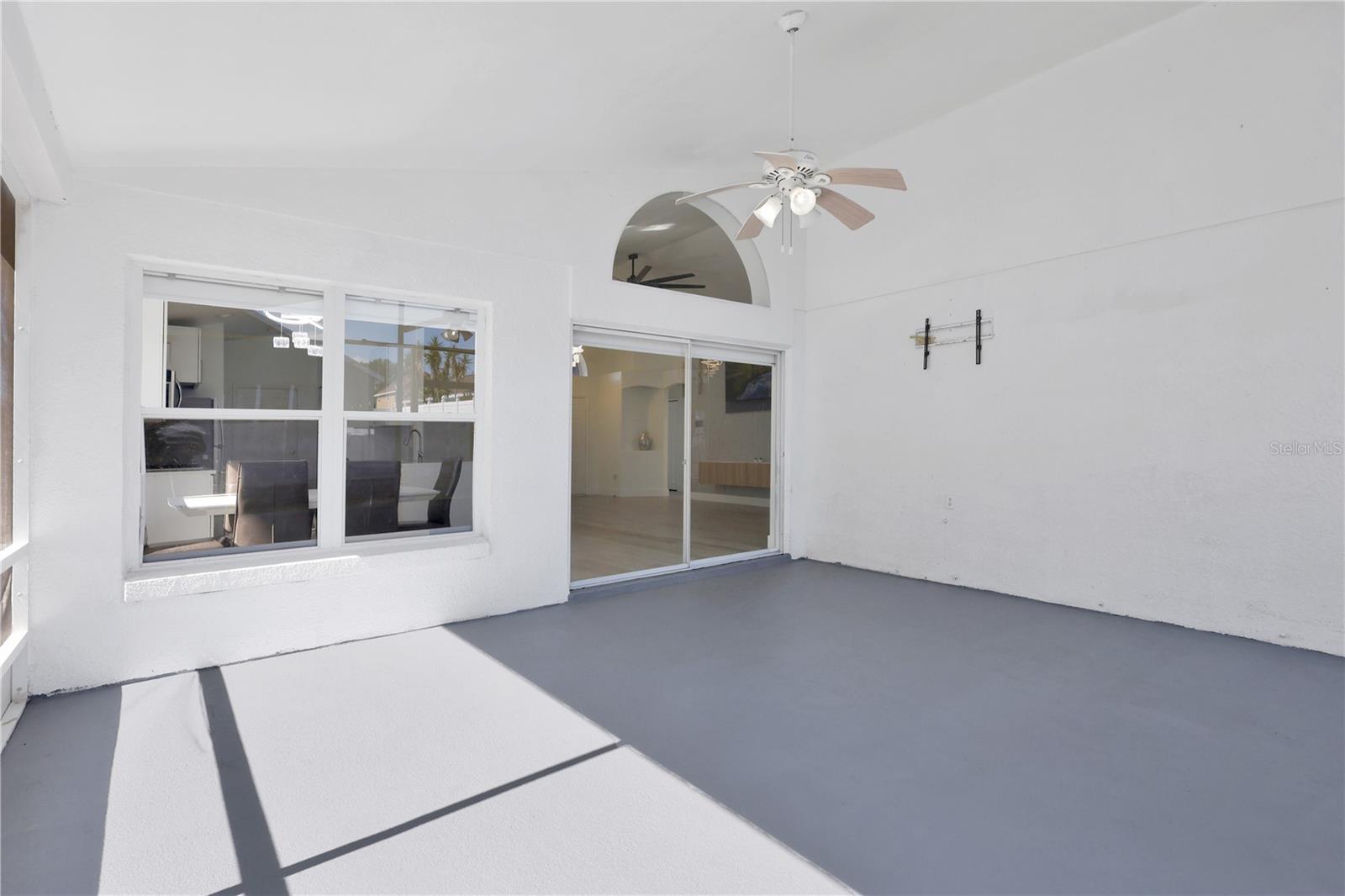 WESTON HILLS SUB - Residential