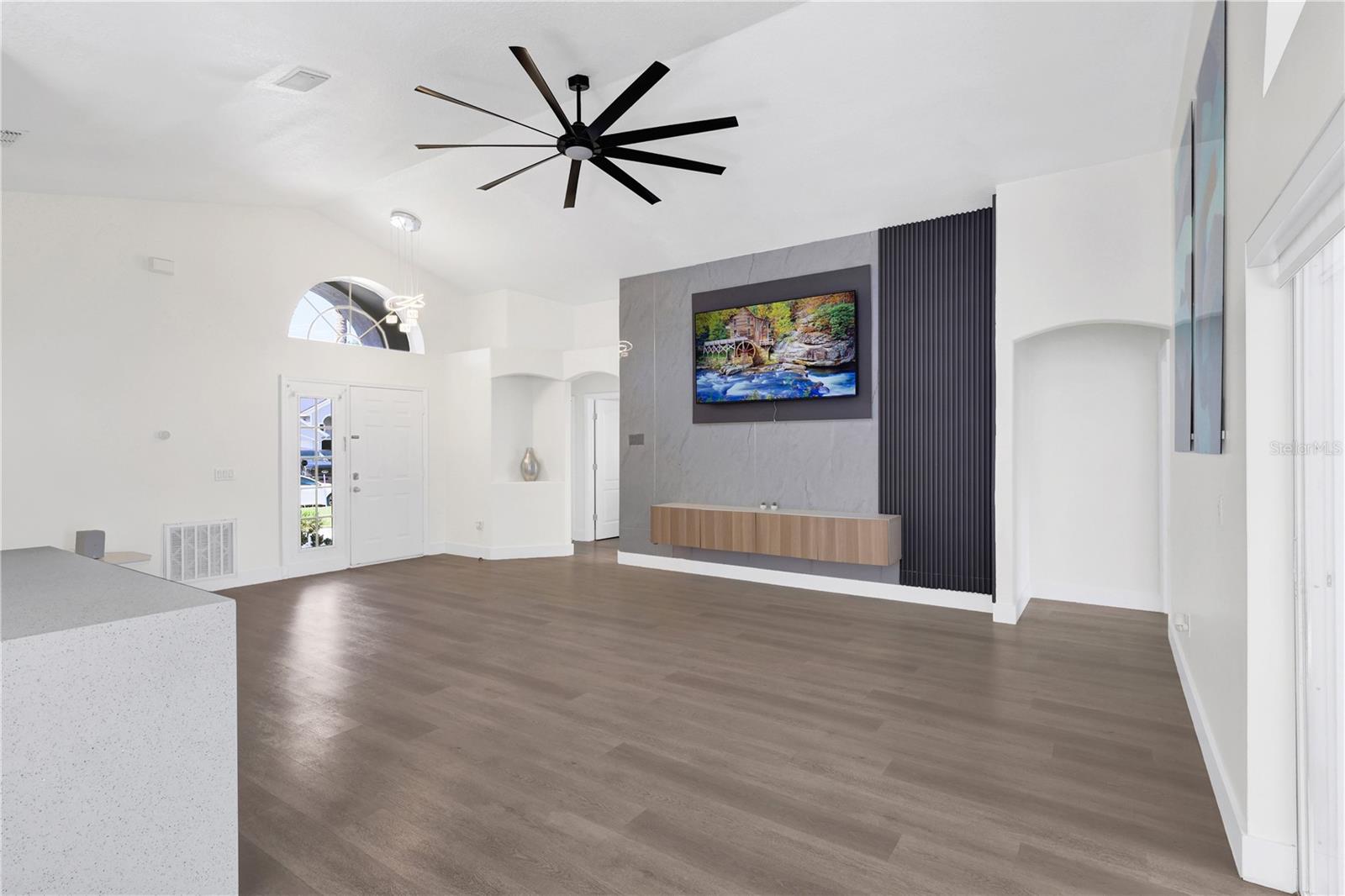 WESTON HILLS SUB - Residential