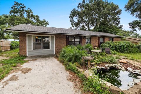 Photo of 641 SW Orange Avenue, Keystone Heights, FL 32656 (MLS # GC533707) Photo of 641 SW Orange Avenue, Keystone Heights, FL 32656 (MLS # GC533707)