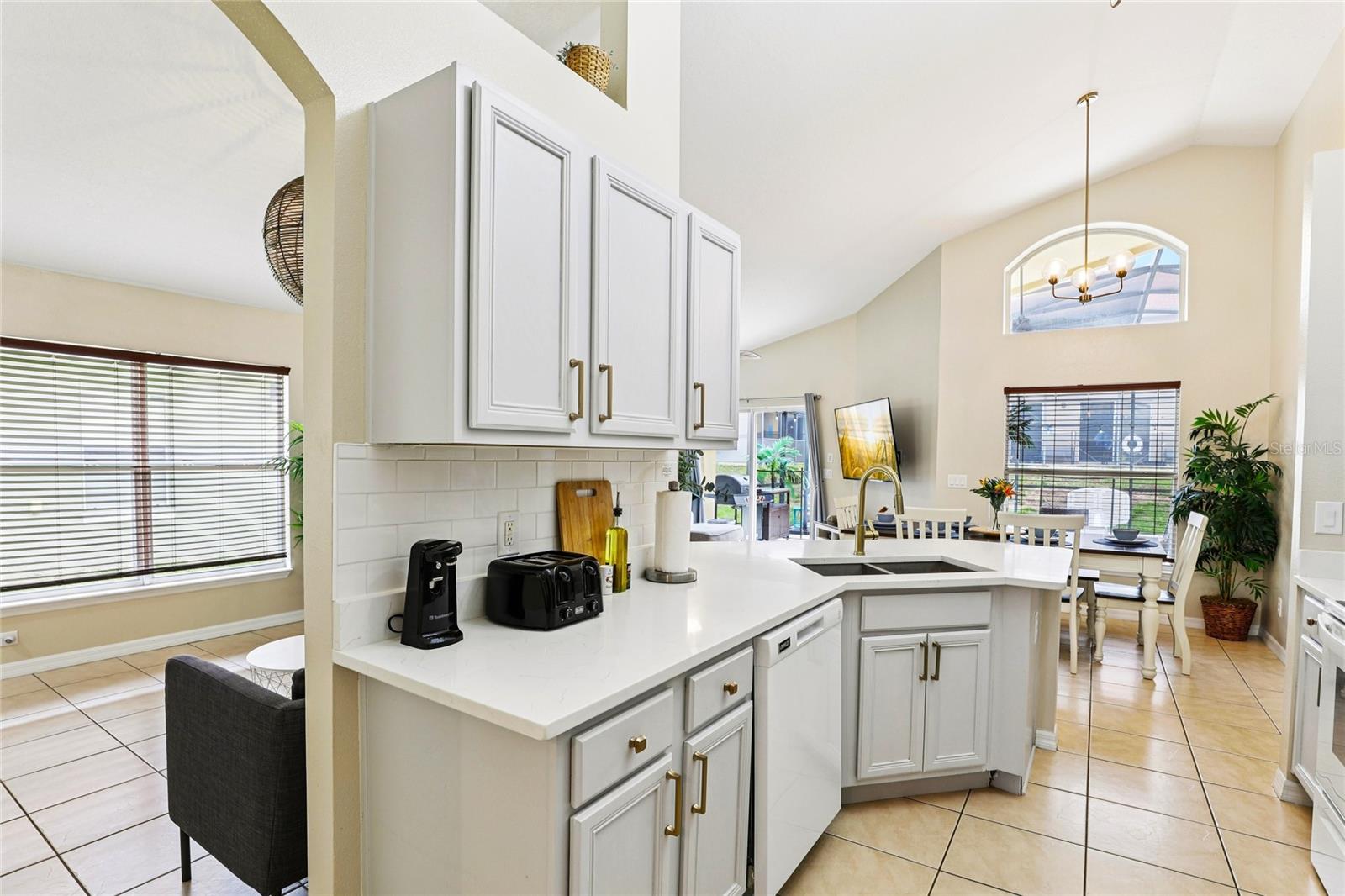 AVIANA PH 01 - Residential