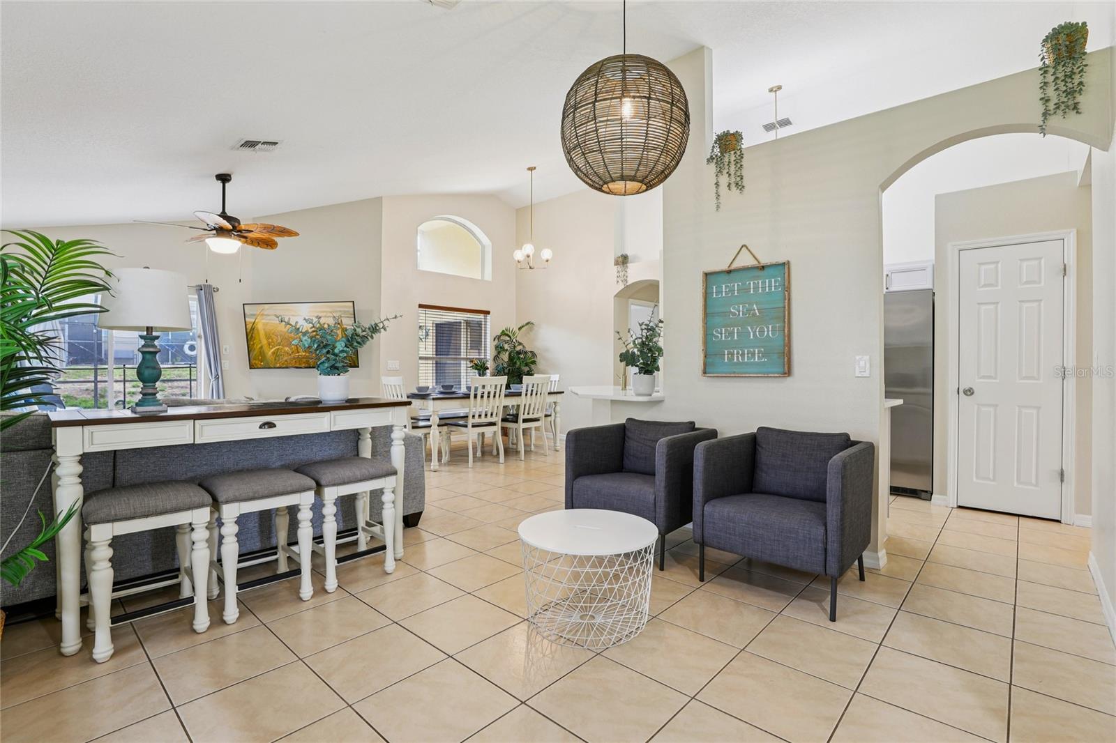 AVIANA PH 01 - Residential