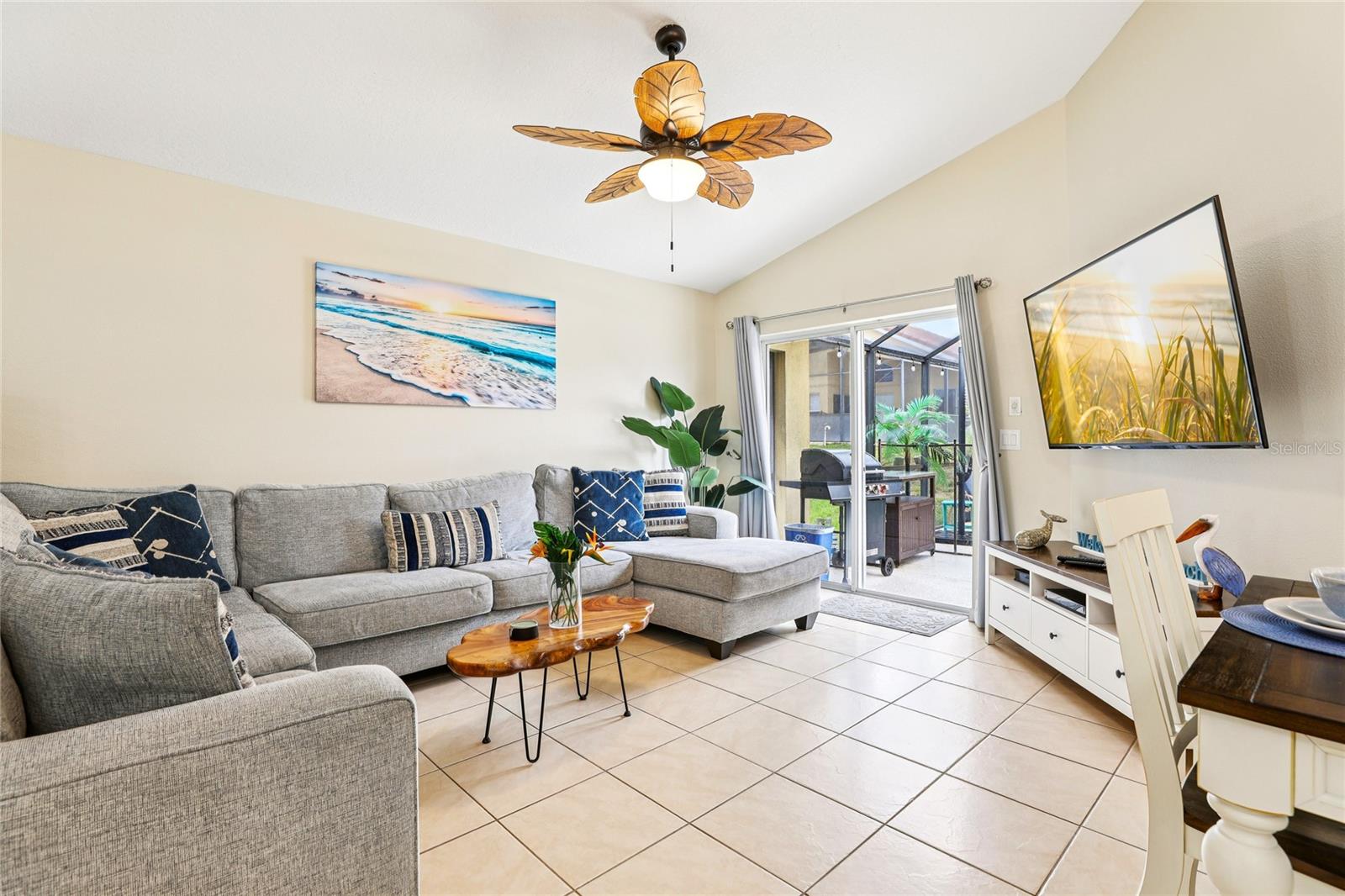 AVIANA PH 01 - Residential