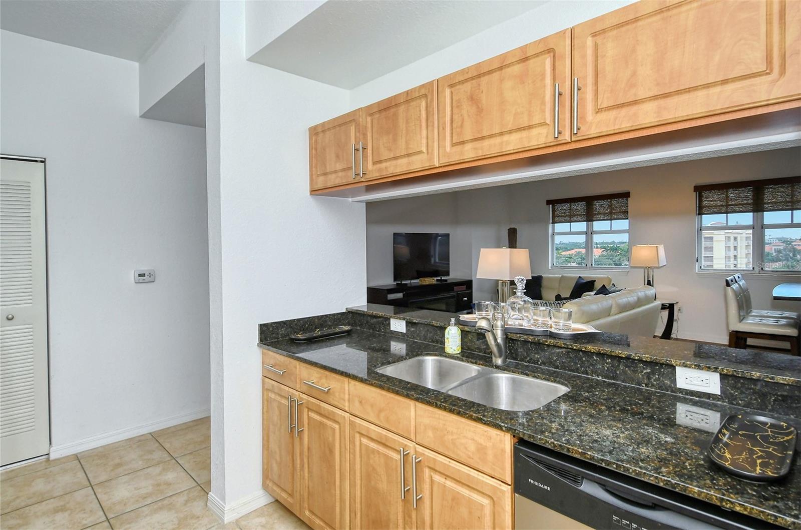 BROADWAY PROMENADE - Residential Lease