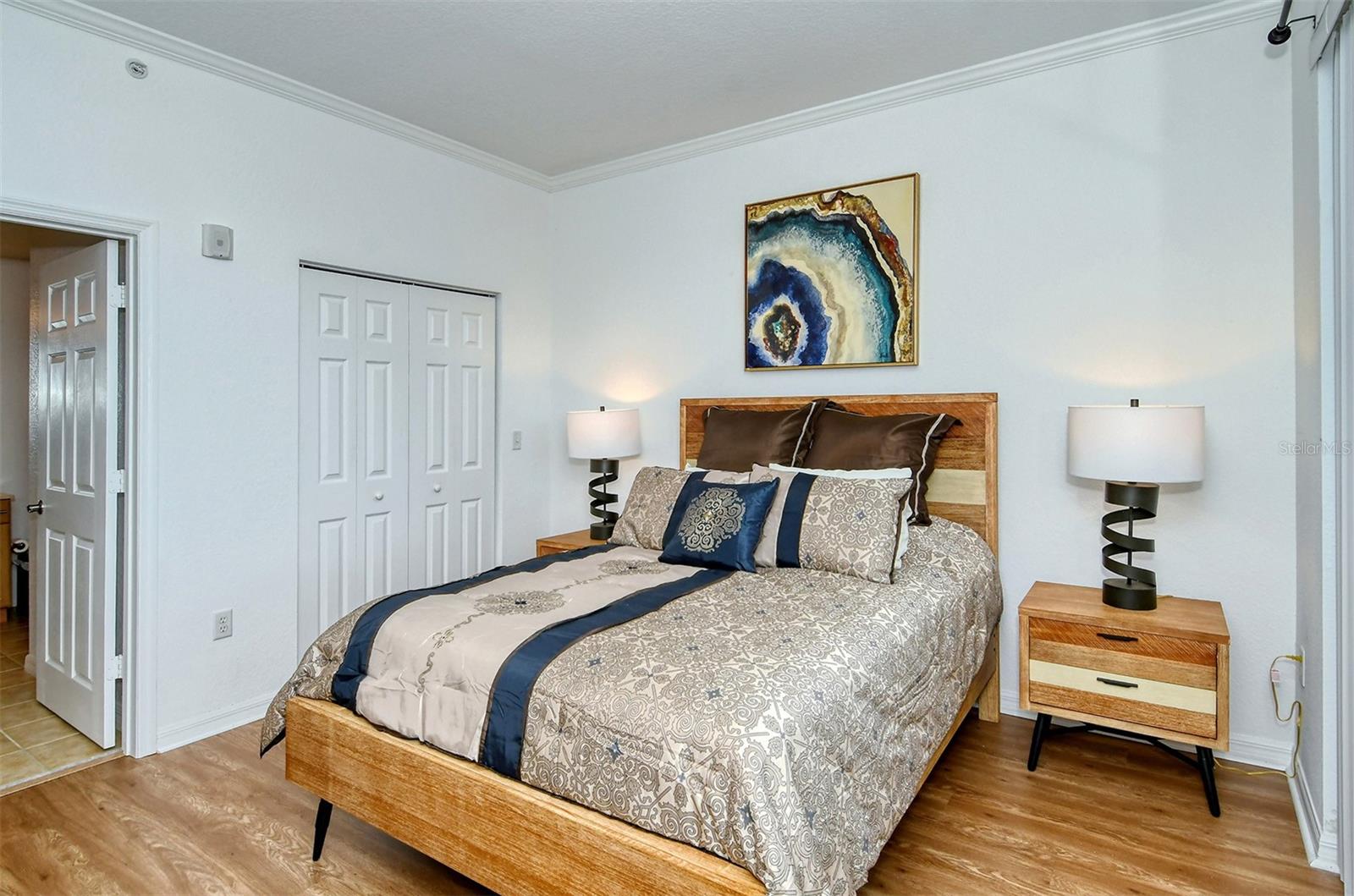 BROADWAY PROMENADE - Residential Lease