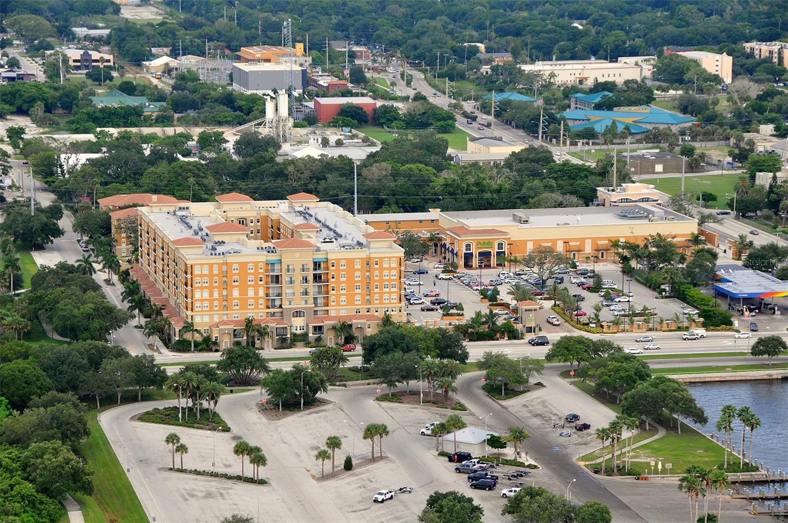 BROADWAY PROMENADE - Residential Lease