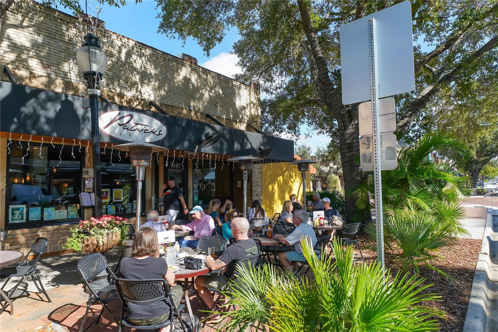 BROADWAY PROMENADE - Residential Lease