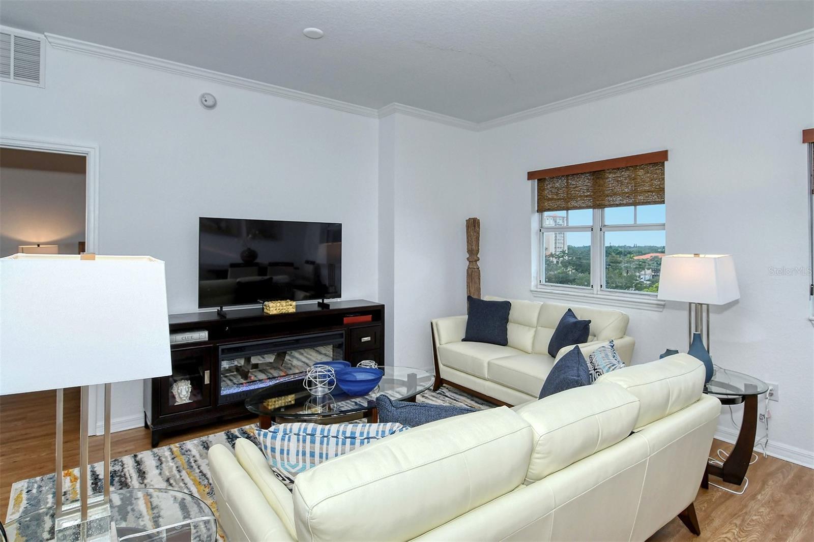 BROADWAY PROMENADE - Residential Lease