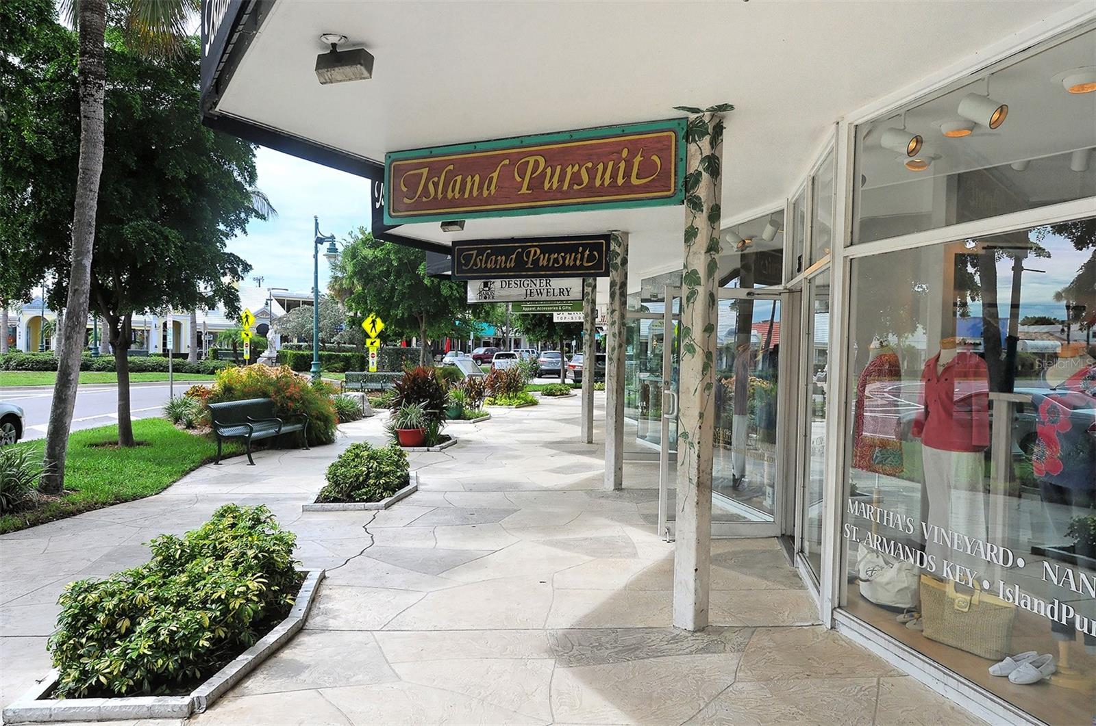 BROADWAY PROMENADE - Residential Lease