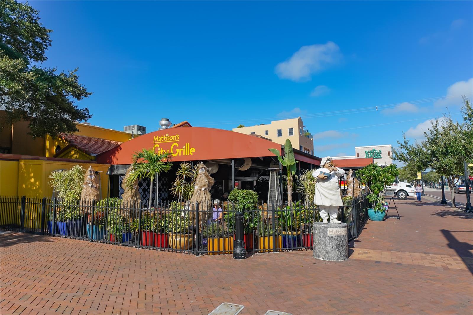 BROADWAY PROMENADE - Residential Lease