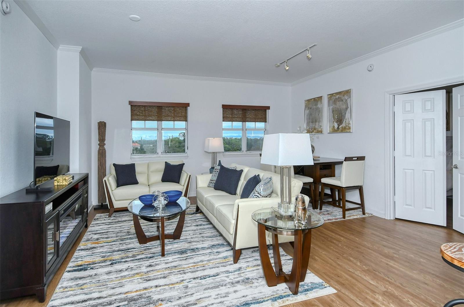 BROADWAY PROMENADE - Residential Lease